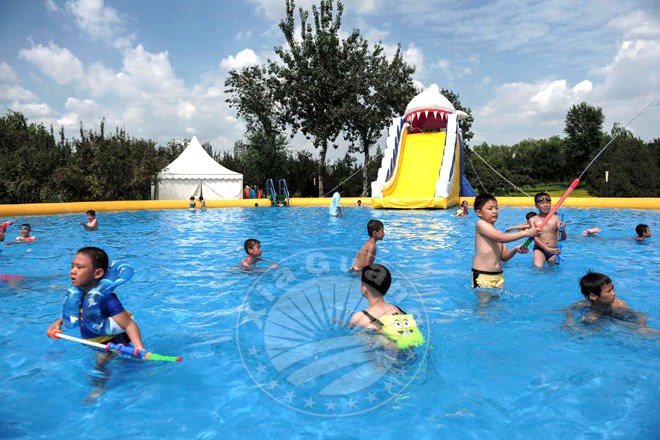 澄海水上乐园滑梯